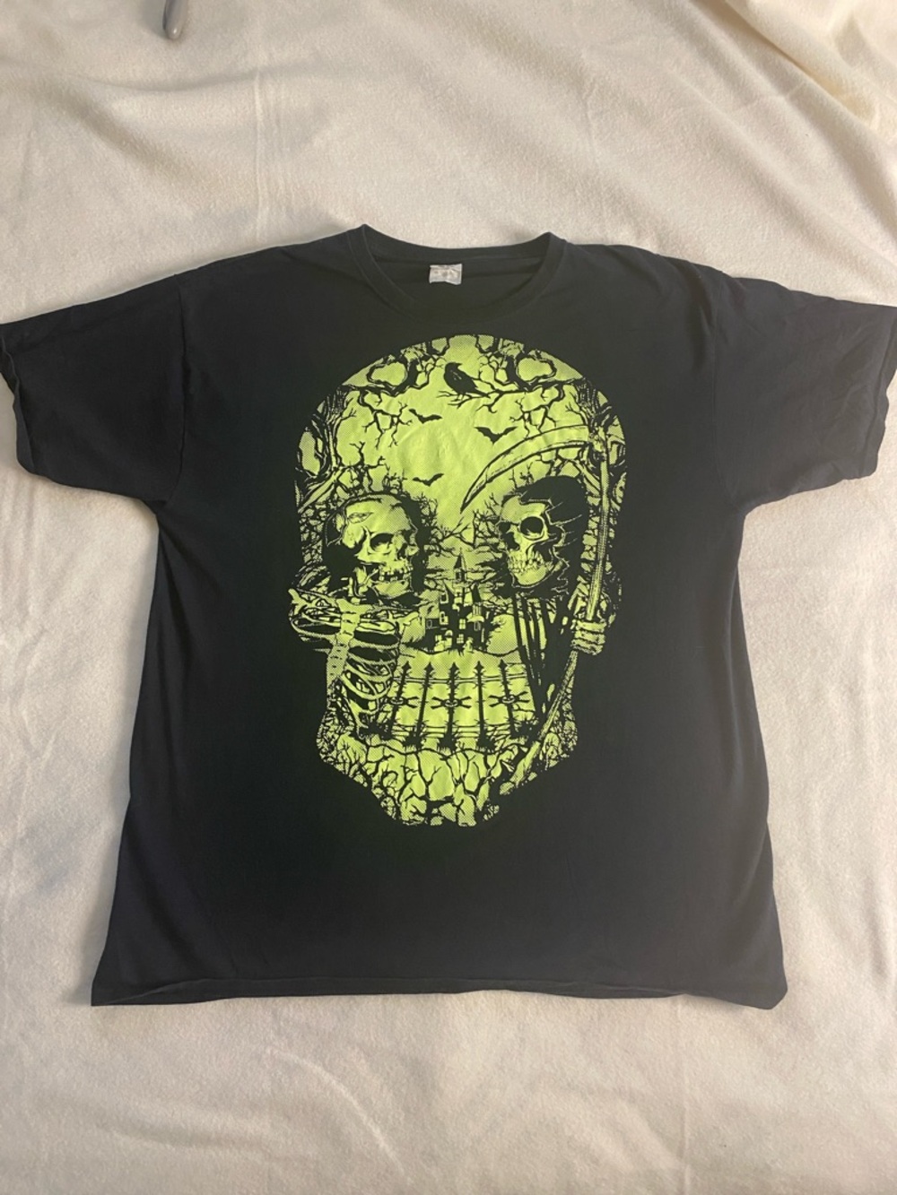 Vintage Y2K glow in the dark XL Blacklight green skull T Shirt